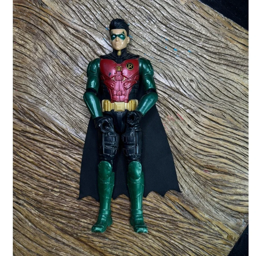Mattel DC Comics Robin 12 Inch Action Figure Red Green Suit Fabric Cape 2015